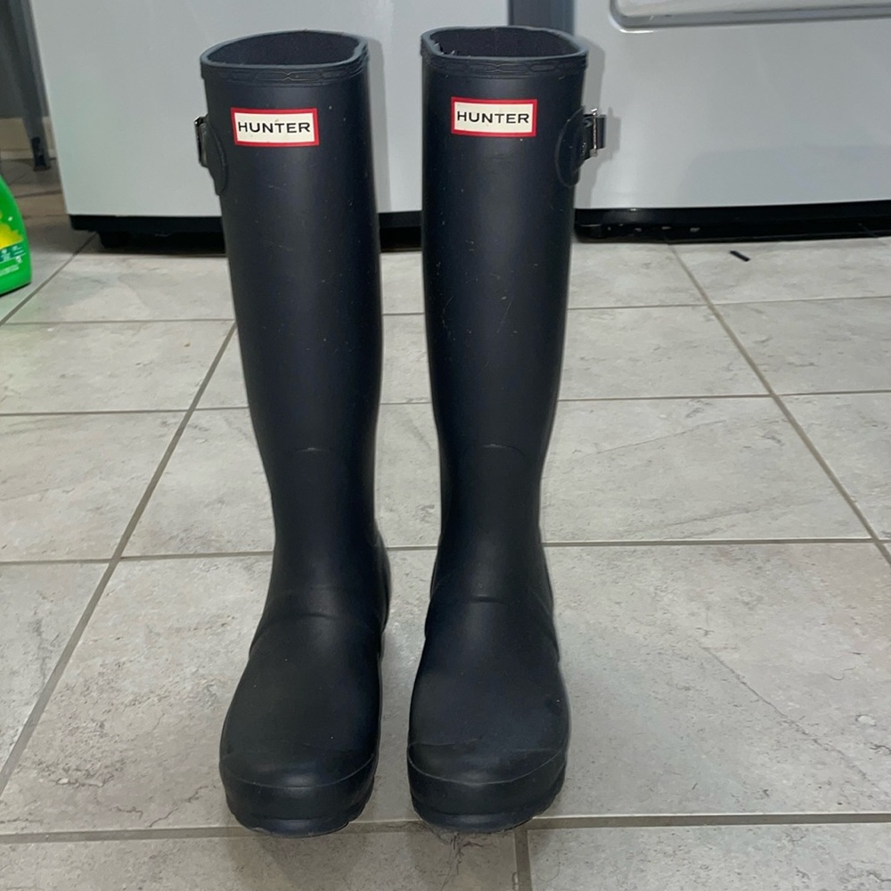 HUNTER rain boots, size 7, gray shoes. Only worn 2 times